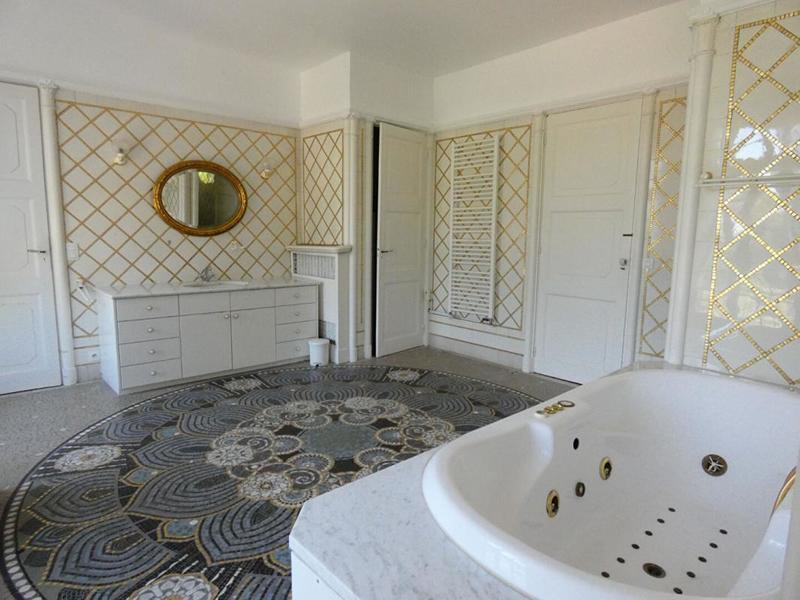 Château - 400 m² - 11 pièces