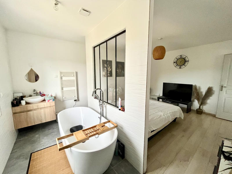 Maison - 198 m² - 7 pièces