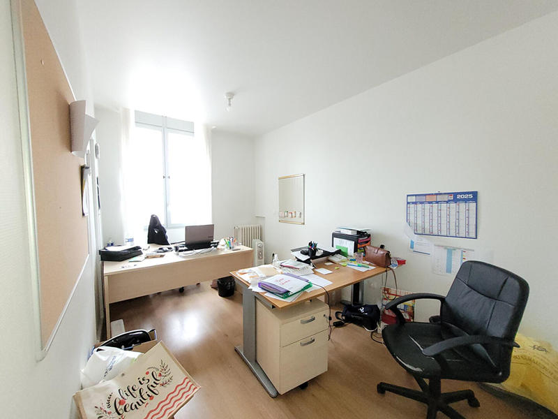 Bureau - 114 m² - 5 pièces