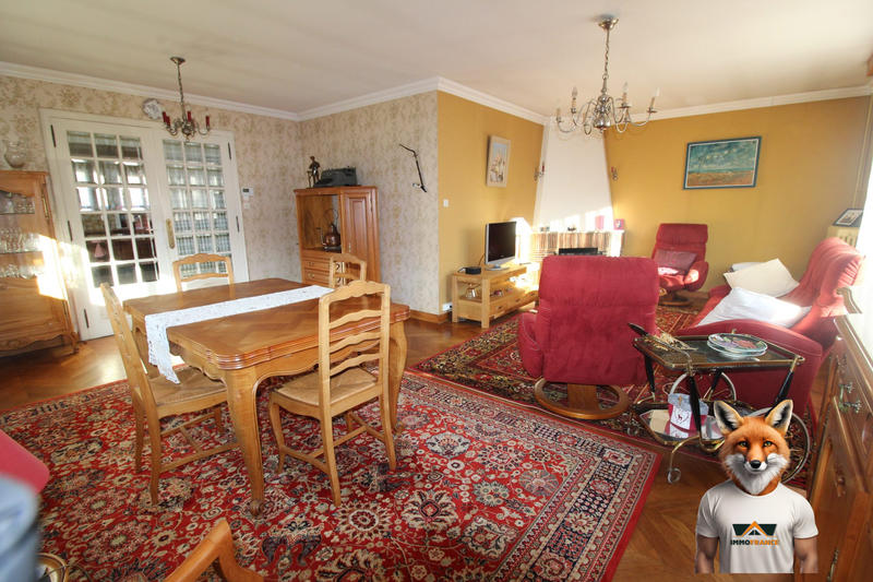 Maison - 207 m² - 9 pièces