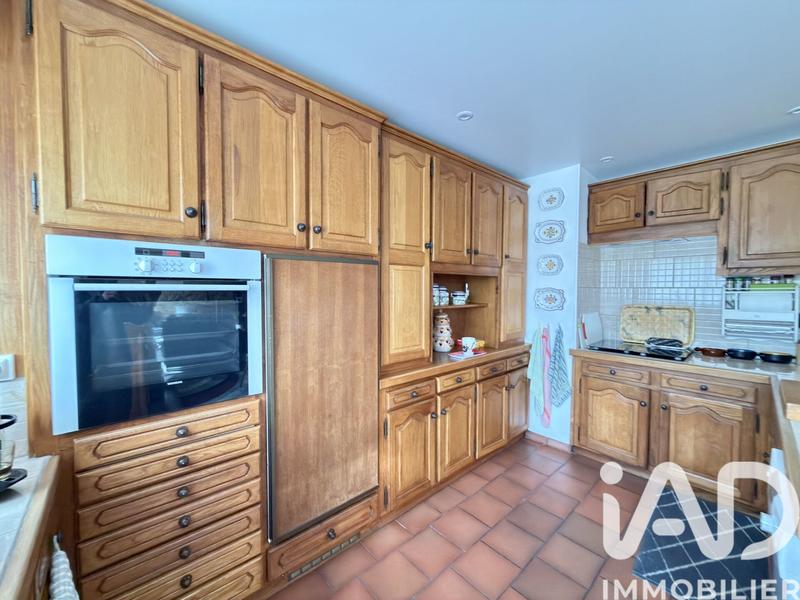 Maison - 215 m² - 8 pièces