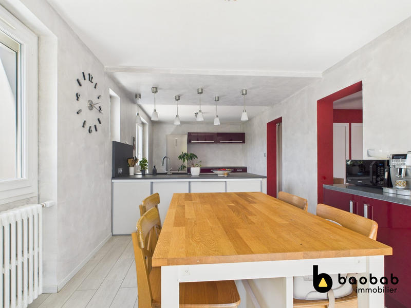 Maison - 195 m² - 6 pièces