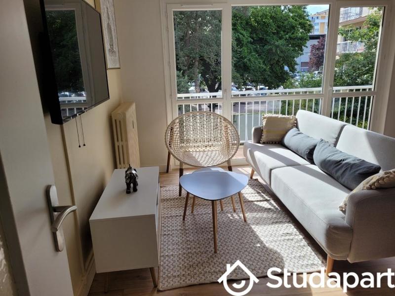 Chambre - 12 m² - 1 pièce