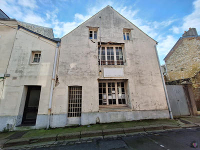 Maison - 242 m² - 10 pièces