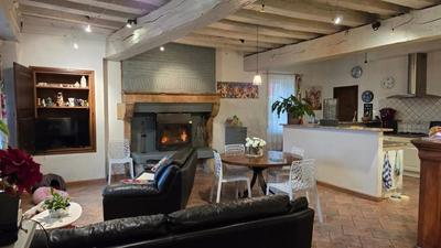 Propriété - 225 m² - 19 pièces