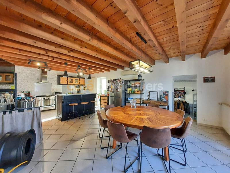 Maison - 232 m² - 6 pièces