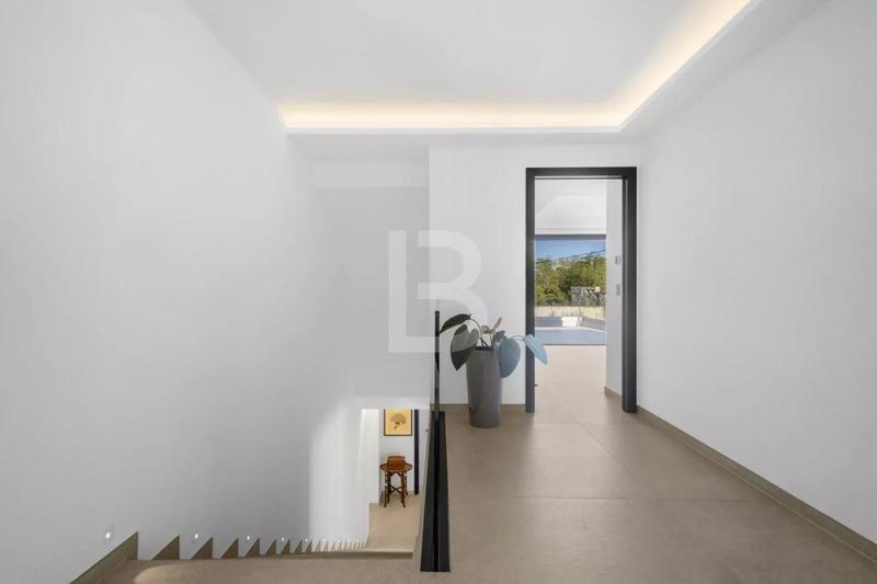 Villa - 326 m² - 9 pièces