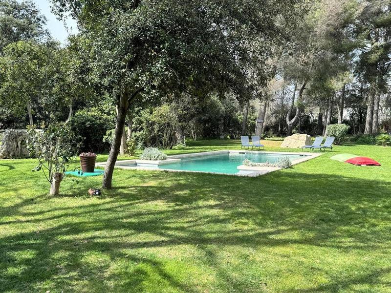 Demeure - 250 m² - 9 pièces