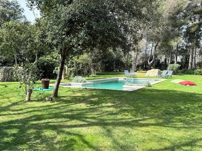 Demeure - 250 m² - 9 pièces