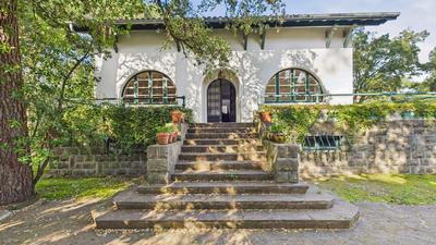 Maison - 285 m² - 8 pièces