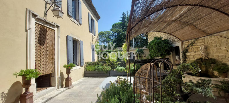 Maison - 252 m² - 9 pièces