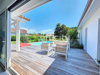 Maison - 110 m² - 4 pièces