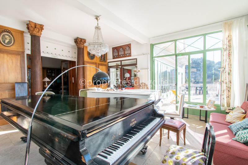 Maison - 255 m² - 6 pièces