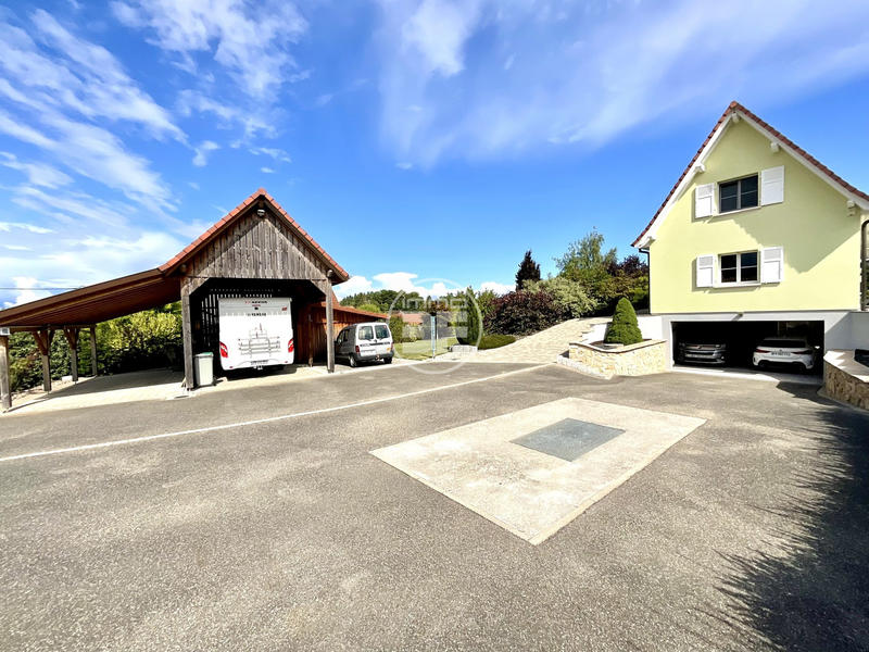 Maison traditionnelle - 163 m² - 7 pièces