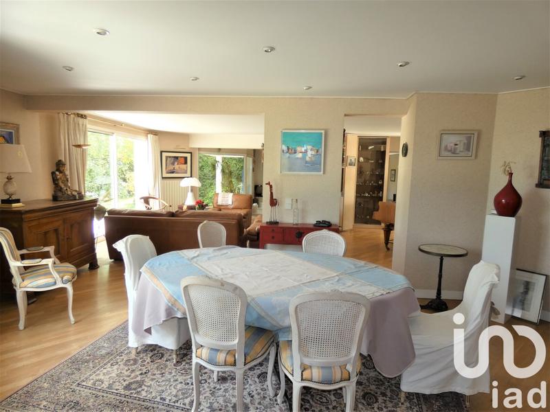 Maison - 280 m² - 9 pièces