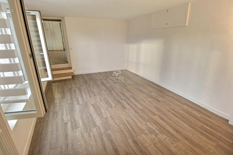 Maison - 180 m² - 6 pièces