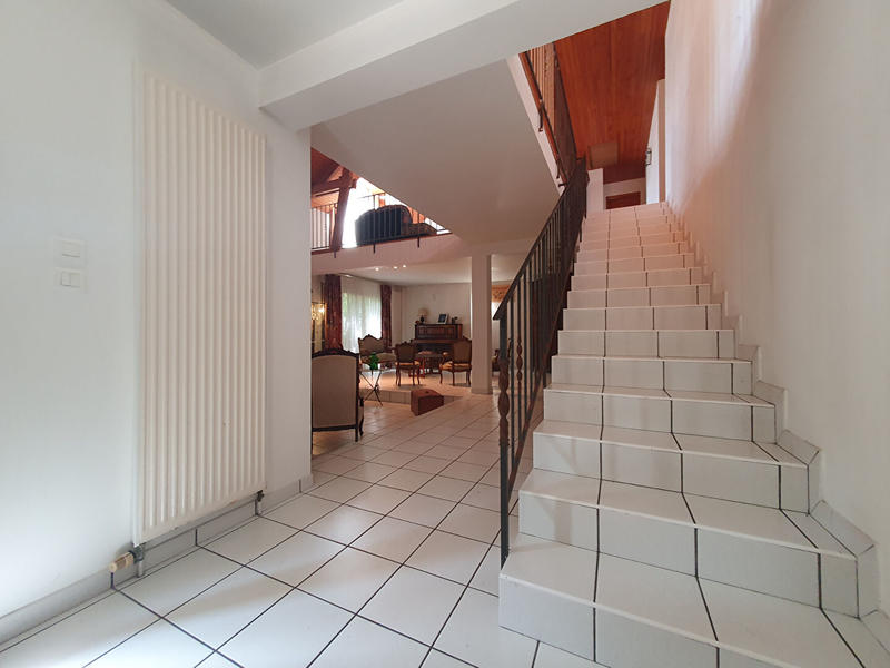 Maison - 283 m² - 9 pièces