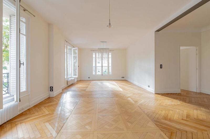 Appartement - 125 m² - 5 pièces
