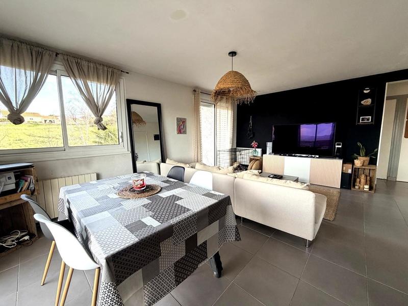 Maison traditionnelle - 93 m² - 4 pièces