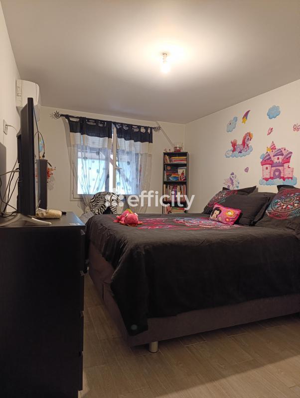 Maison - 206 m² - 7 pièces