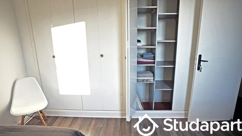 Chambre - 11 m² - 1 pièce