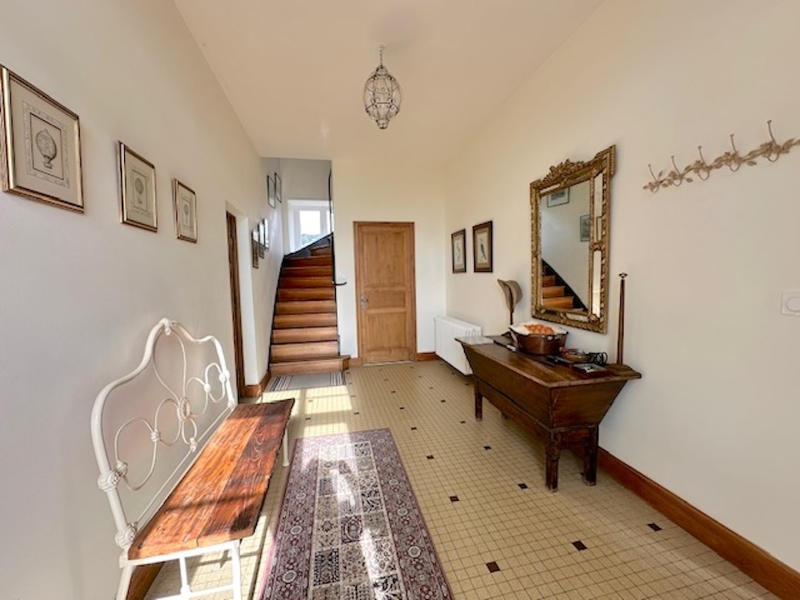 Maison - 297 m² - 8 pièces