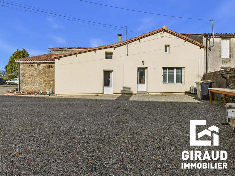 Maison ancienne - 90 m² - 3 pièces