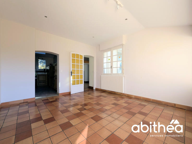 Maison - 180 m² - 8 pièces