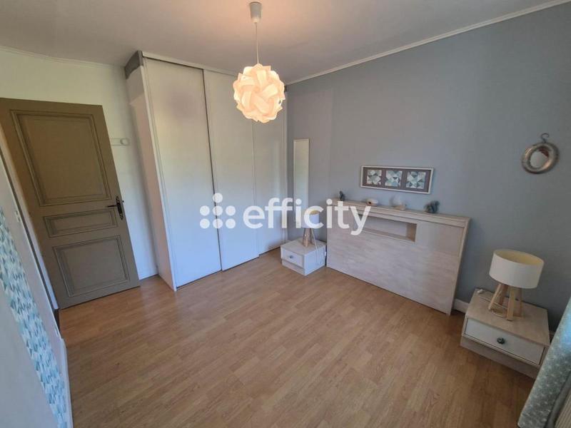 Maison - 175 m² - 9 pièces