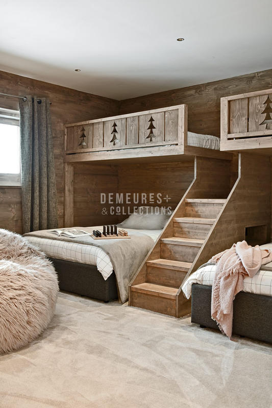 Châlet - 310 m² - 9 pièces