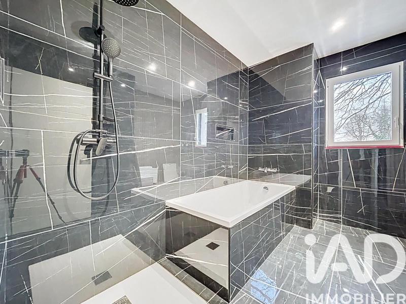 Maison - 145 m² - 6 pièces