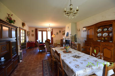Maison - 140 m² - 9 pièces