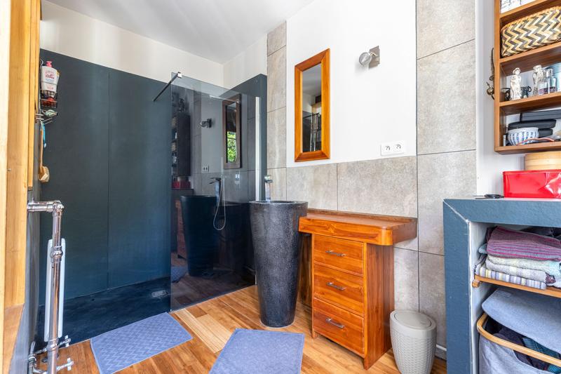 Maison - 260 m² - 7 pièces