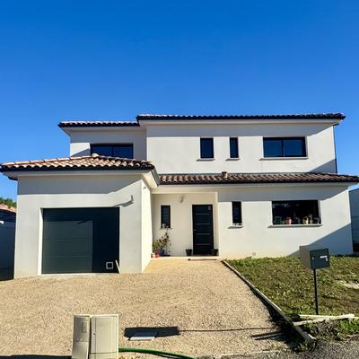 Maison - 140 m² - 5 pièces