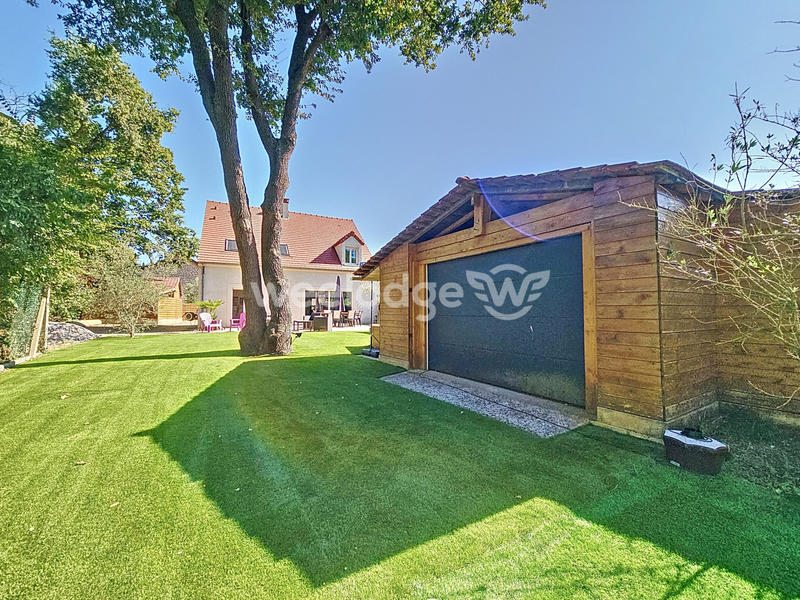 Maison traditionnelle - 166 m² - 6 pièces