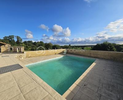 Maison de village - 210 m² - 11 pièces