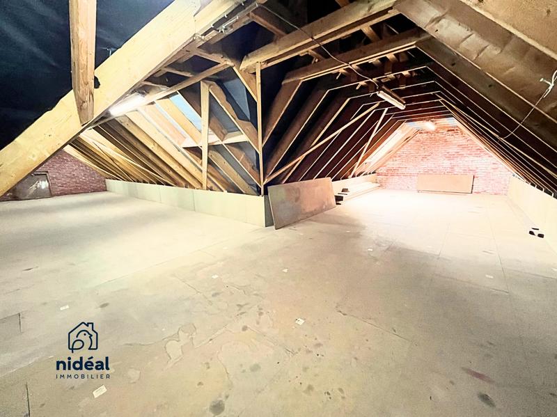 Maison - 240 m² - 8 pièces