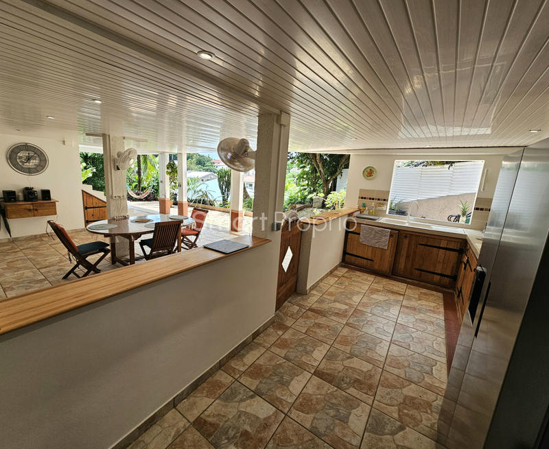 Maison - 98 m² - 3 pièces