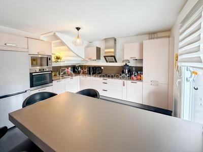 Maison traditionnelle - 79 m² - 4 pièces