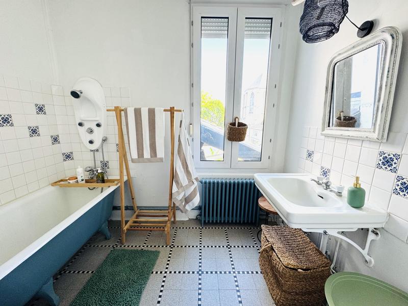 Maison - 342 m² - 12 pièces