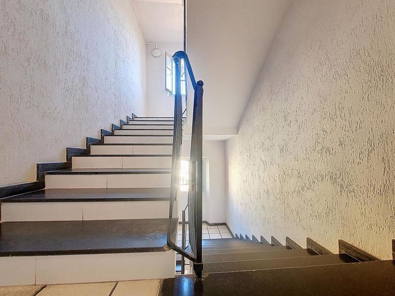 Appartement - 90 m² - 4 pièces