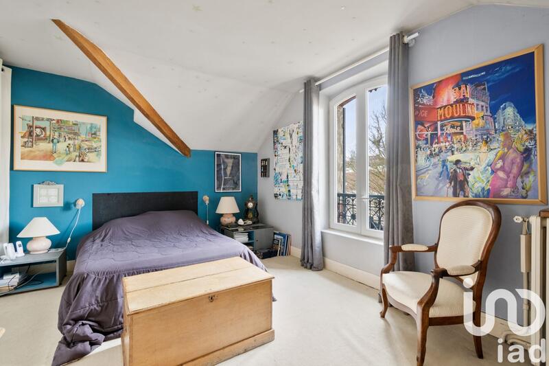 Maison - 230 m² - 9 pièces