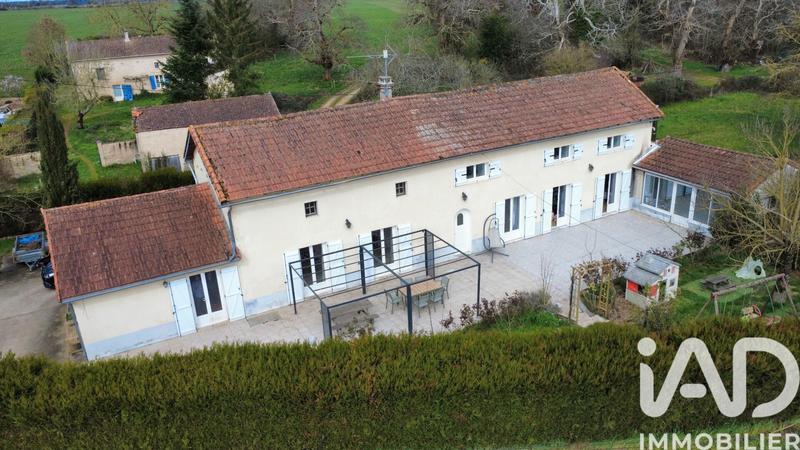 Maison - 180 m² - 8 pièces