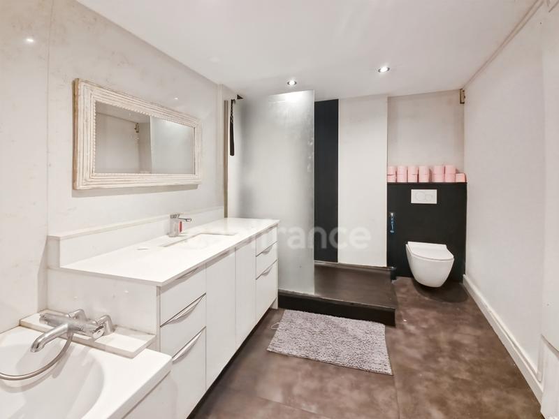 Immeuble - 210 m² - 6 pièces