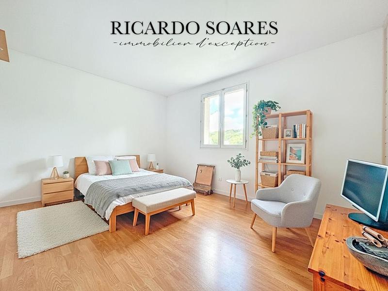 Maison - 200 m² - 7 pièces