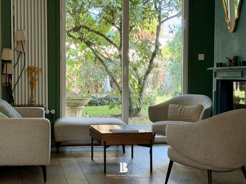 Maison - 180 m² - 8 pièces