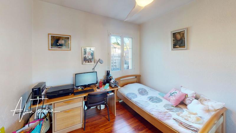 Maison - 194 m² - 9 pièces