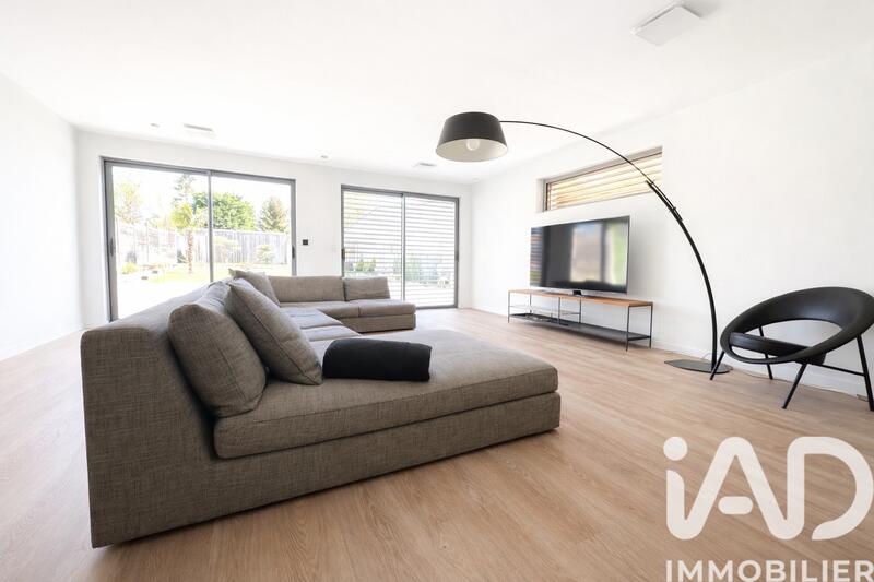 Maison - 185 m² - 7 pièces