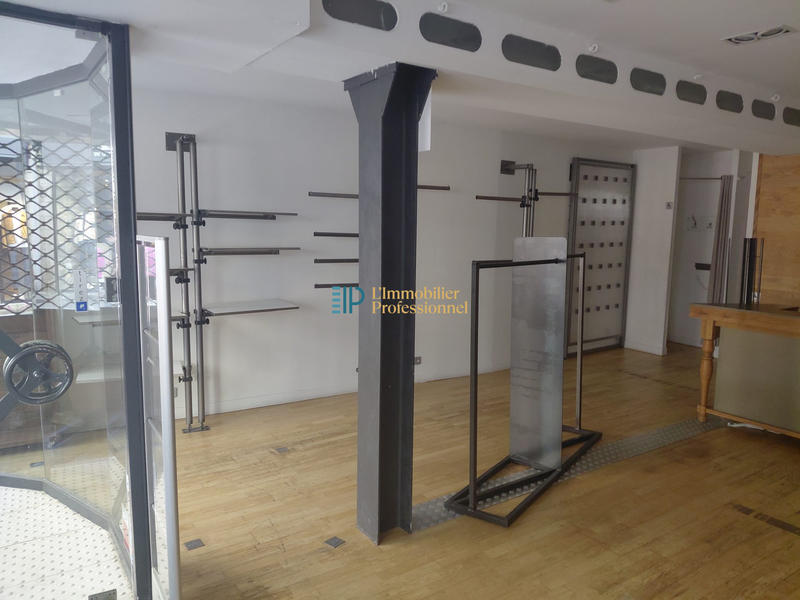 Local commercial - 174 m² - 6 pièces