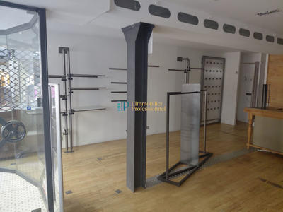 Local commercial - 174 m² - 6 pièces